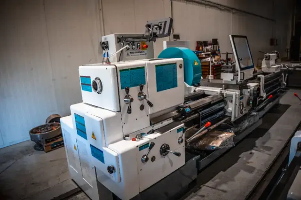 Completely re-manufactured lathe TOS SN 71/3000 Classic - Available immediately! - Machine image